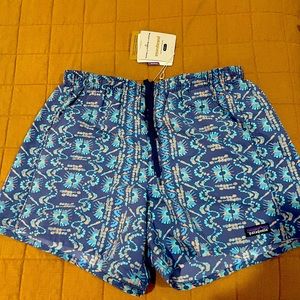 Women’s 5” baggies - Patagonia size Medium